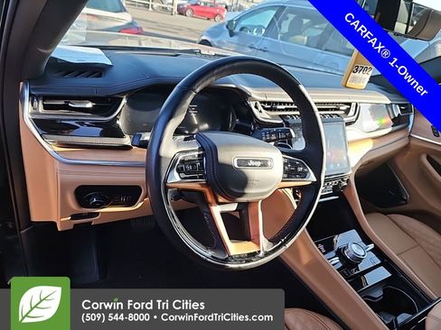 Used 2023 Jeep Grand Cherokee Summit image 2