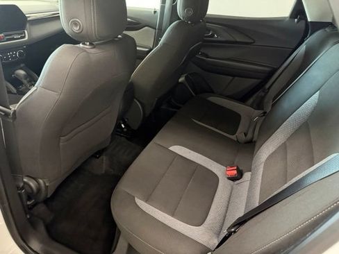 Used 2025 Chevrolet TrailBlazer LT AWD/4WD image 24