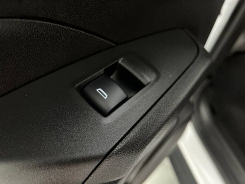 Used 2025 Chevrolet Trax LT FWD image 20
