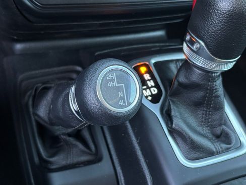 Used 2018 Jeep Wrangler Unlimited Sport S AWD/4WD image 16