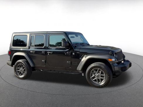 Used 2025 Jeep Wrangler Unlimited Sport AWD/4WD image 16