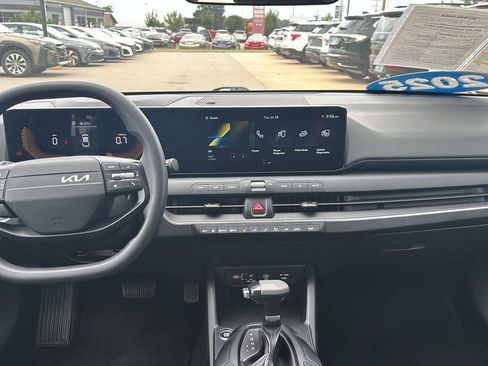 Used 2025 Kia K4 FWD image 7