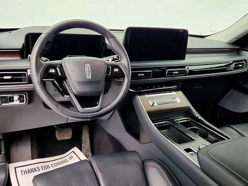 Used 2025 Lincoln Aviator Reserve w/ Equipment Group 201A image 12