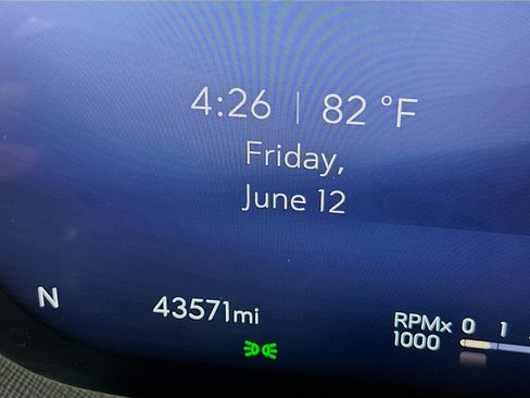 Used 2025 Buick Enclave Preferred FWD image 18