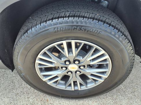 Used 2026 Chevrolet Traverse LT w/ Driver Confidence Package FWD image 10