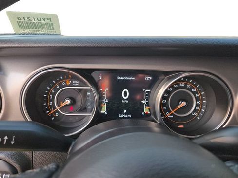 Used 2023 Jeep Gladiator Sport AWD/4WD image 14