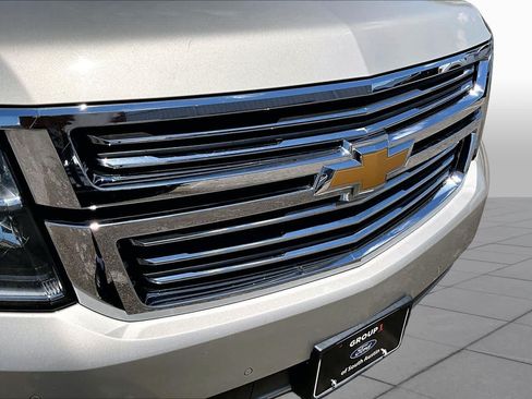 Used 2016 Chevrolet Suburban LTZ RWD image 32