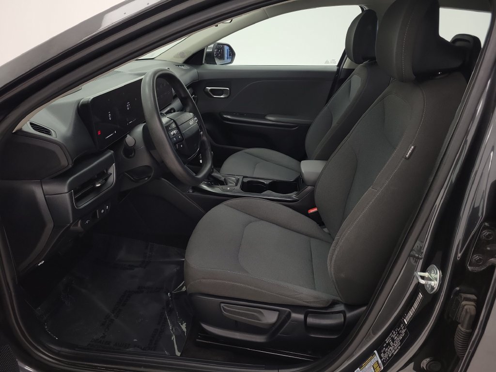Used 2025 Kia K4 FWD image 12