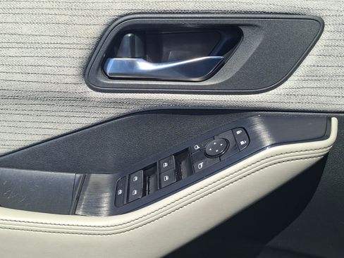 Certified 2023 Nissan Rogue SV image 17