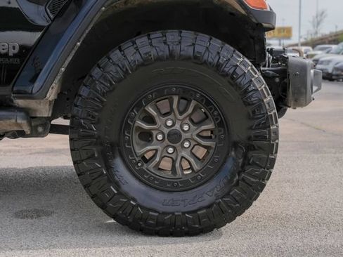 Used 2022 Jeep Wrangler Unlimited Rubicon w/ Trailer Tow Package AWD/4WD image 5