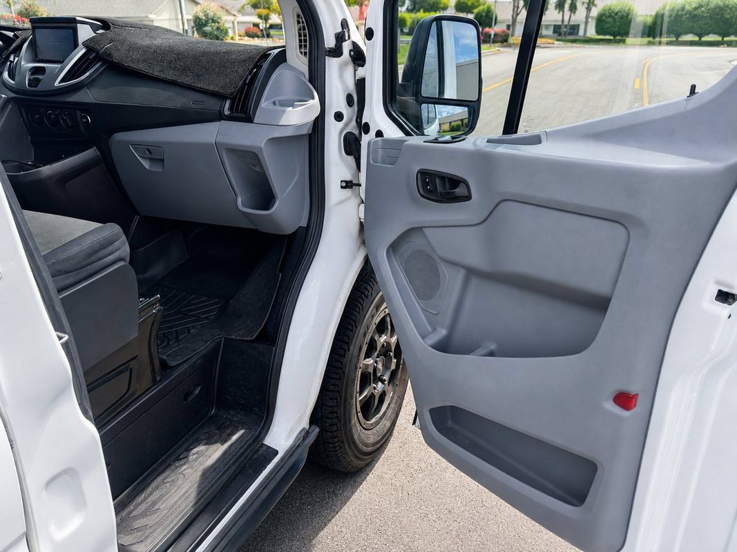 Used 2015 Ford Transit 150 XL RWD image 14