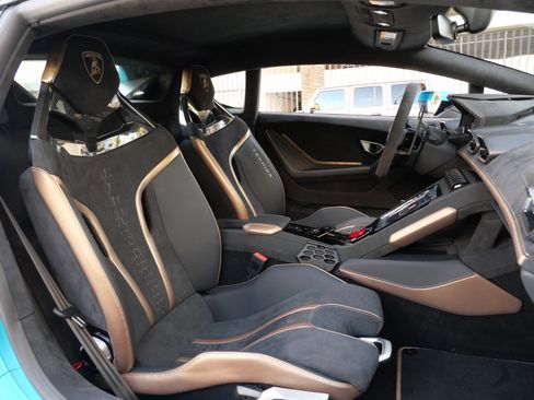 Used 2024 Lamborghini Huracan Tecnica image 8