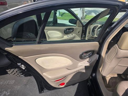 Used 2005 Pontiac Bonneville GXP FWD image 9