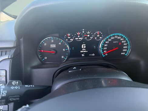 Used 2020 Chevrolet Suburban Premier w/ Premier Plus Edition AWD/4WD image 2