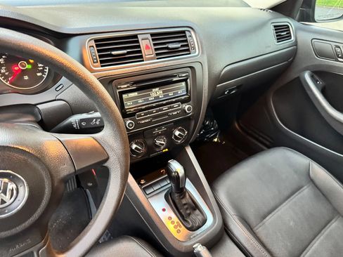 Used 2012 Volkswagen Jetta SE FWD image 14