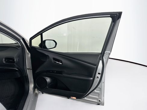 Used 2017 Toyota Prius Prime Premium FWD image 30