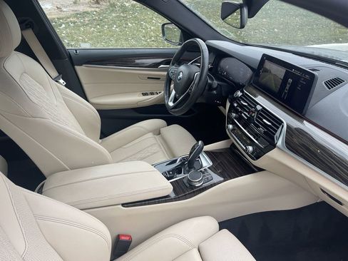 Used 2022 BMW 540i xDrive w/ Convenience Package image 40