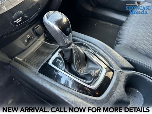 Used 2018 Nissan Rogue S image 11