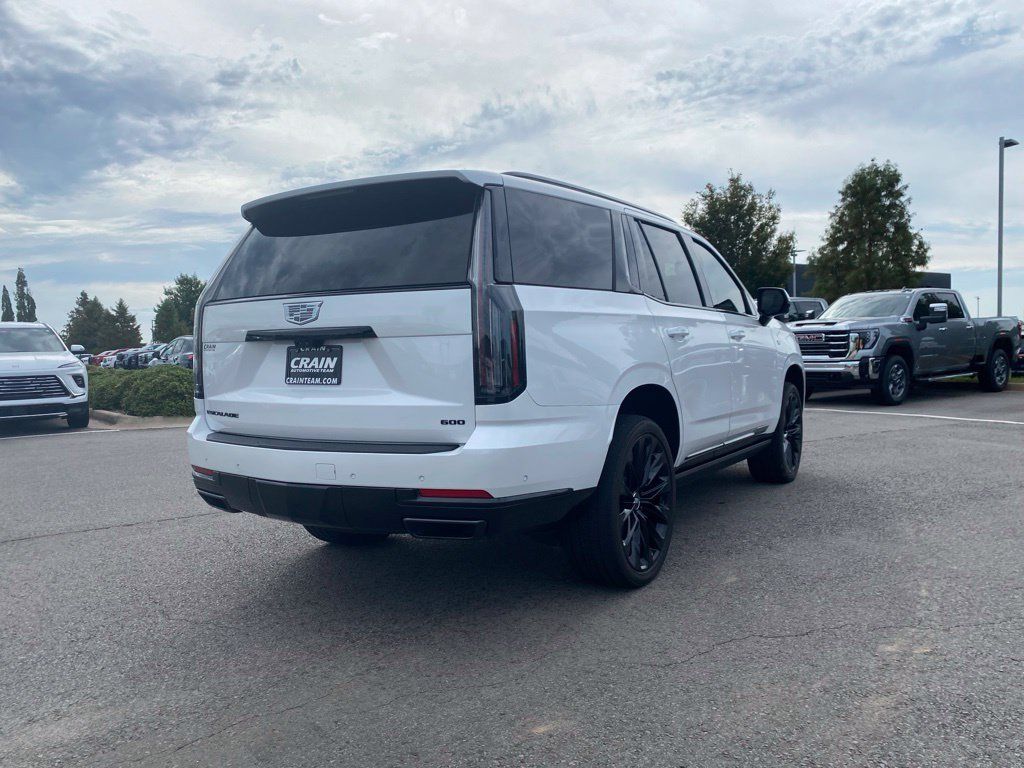 Used 2025 Cadillac Escalade Sport Platinum w/ LPO, ONYX Package AWD/4WD image 7