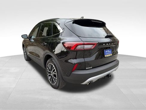 Certified 2024 Ford Escape SE w/ PHEV Premium Package image 5