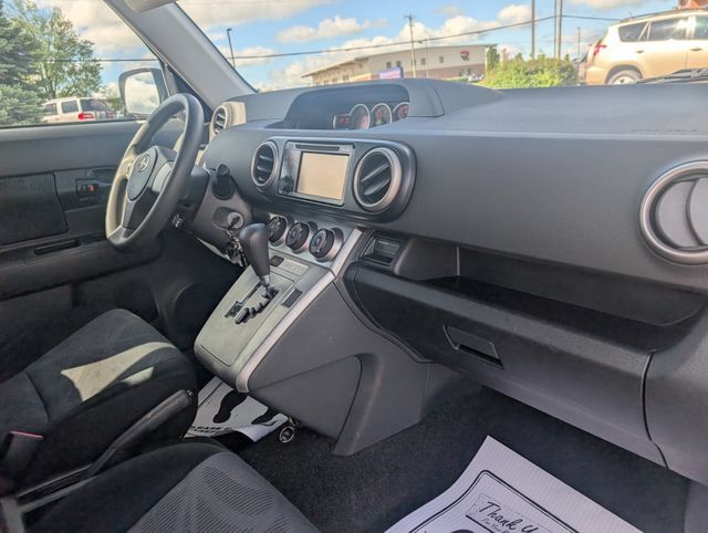 Used 2012 Scion xB FWD image 21