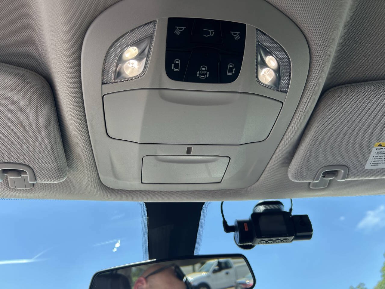 Used 2022 Chrysler Voyager LX FWD image 28