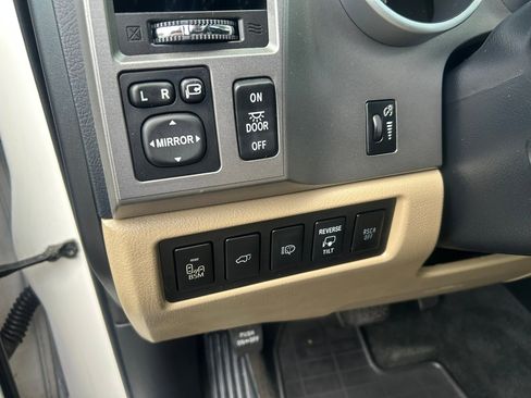 Used 2014 Toyota Sequoia Platinum image 9