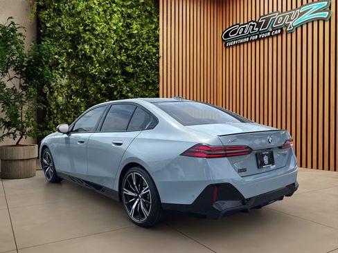 Used 2026 BMW 530i xDrive w/ M Sport Package AWD/4WD image 23