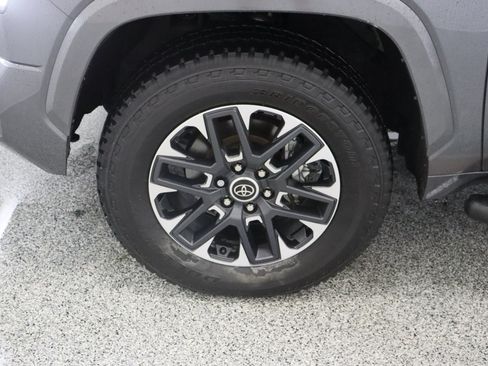 Used 2024 Toyota Tundra Limited AWD/4WD image 12
