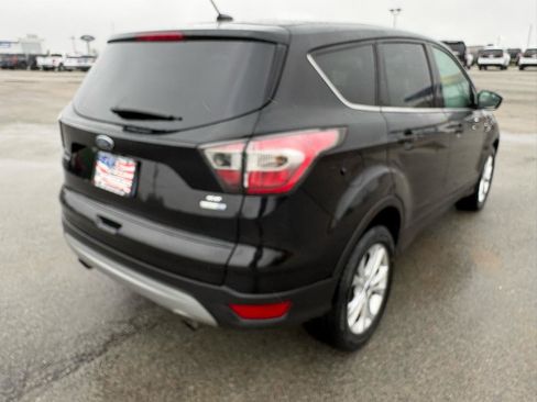 Used 2017 Ford Escape SE AWD/4WD image 3