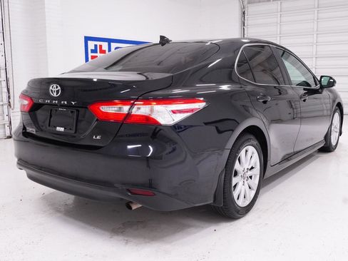 Used 2020 Toyota Camry LE image 5