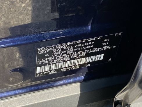 Used 2025 Toyota RAV4 XLE FWD image 15