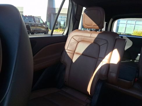 Used 2023 Lincoln Aviator Reserve w/ Equipment Group 201A image 18