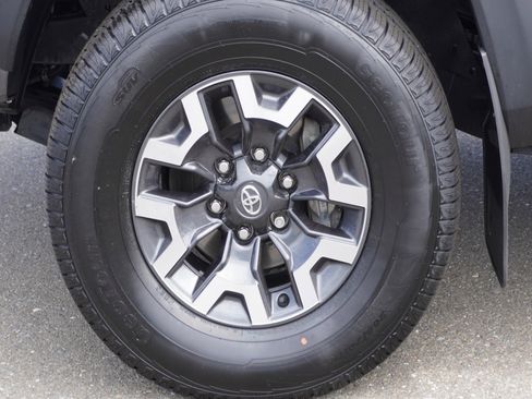 Used 2023 Toyota Tacoma TRD Off-Road AWD/4WD image 7