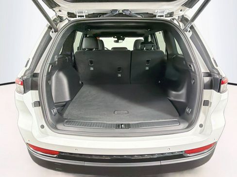 Used 2023 Jeep Grand Cherokee Altitude AWD/4WD image 14