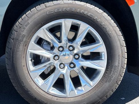 Used 2024 Chevrolet Suburban Premier image 40