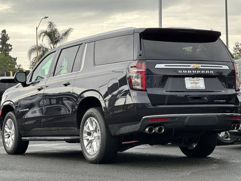 Used 2024 Chevrolet Suburban Premier image 7