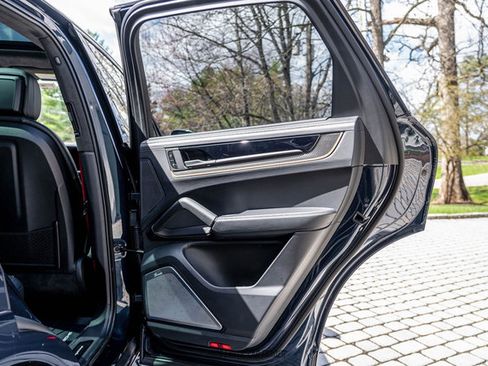 Used 2024 Porsche Cayenne S image 47