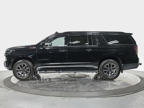 Used 2022 Chevrolet Suburban Z71 AWD/4WD image 2