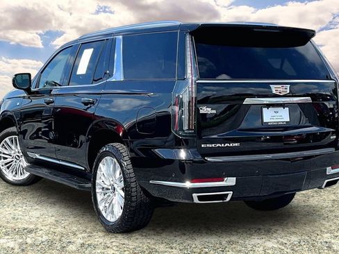 Used 2025 Cadillac Escalade Premium Luxury AWD/4WD image 4