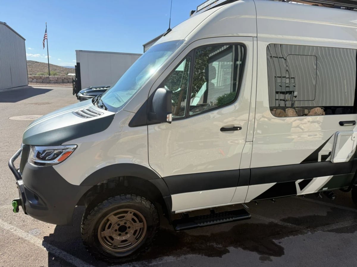Used 2022 Mercedes-Benz Sprinter 2500 image 3
