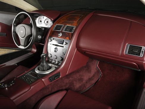 Used 2005 Aston Martin DB9 Coupe RWD image 32
