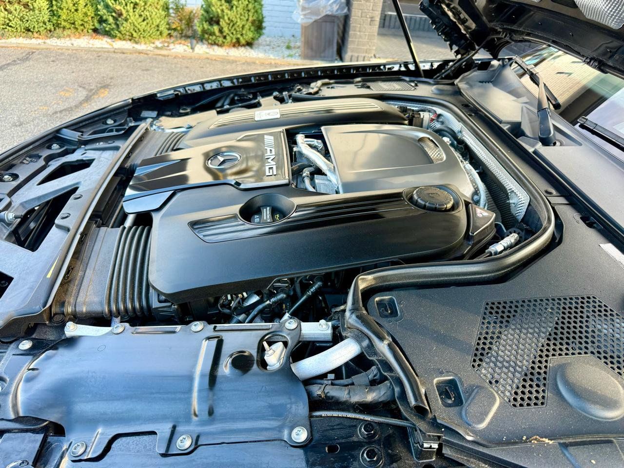 Used 2022 Mercedes-Benz SL 63 AMG 4MATIC w/ Driver Assistance Package image 32