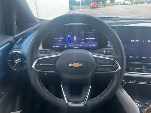 Used 2025 Chevrolet Equinox EV LT FWD image 22