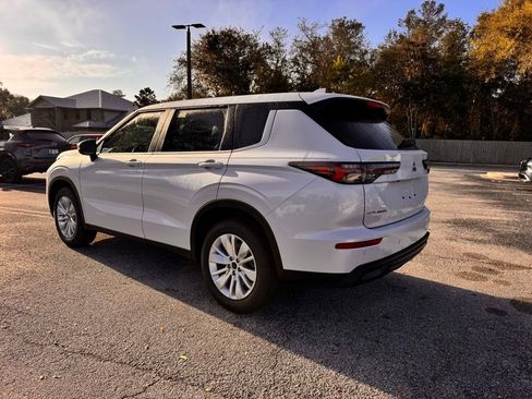 New 2026 Mitsubishi Outlander ES image 5