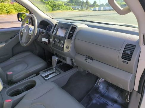 Used 2019 Nissan Frontier SL RWD image 34