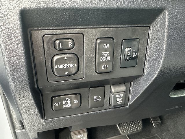 Used 2020 Toyota Tundra SR5 w/ SR5 Leather Package AWD/4WD image 21