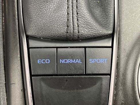 Used 2024 Toyota Camry SE image 42