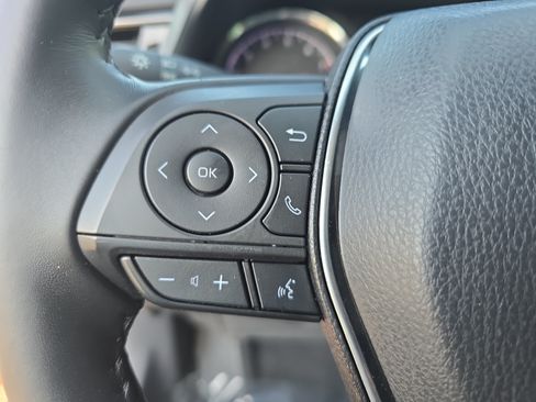 Used 2019 Toyota Camry SE FWD image 17