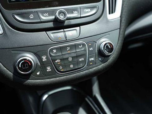 Used 2022 Chevrolet Malibu LT image 19